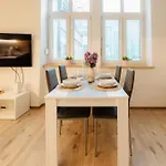 Grosslingova Old Town Retreat Apartment