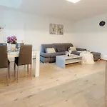 Apartment Grosslingova Old Town Retreat